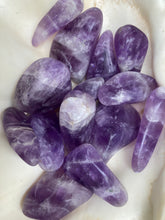 Load image into Gallery viewer, Amethyst Tumbles