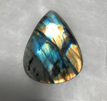 Load image into Gallery viewer, Labradorite Cabochon