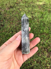 Load image into Gallery viewer, Labradorite Point