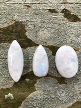 Load image into Gallery viewer, Moonstone Cabochons
